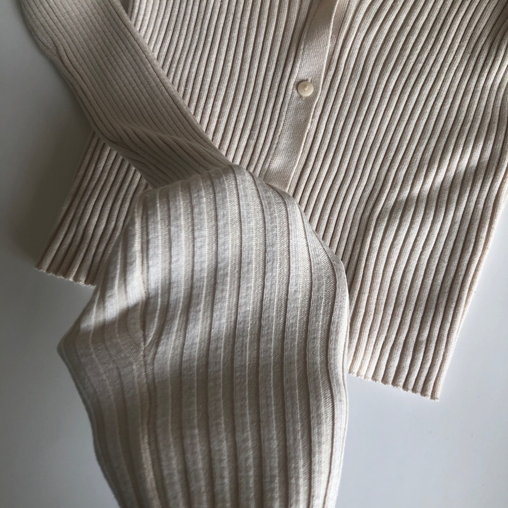 H&M Ribbed Button-Front Top Size S - Picture 5 of 6
